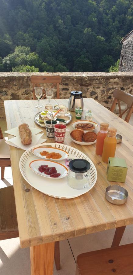 Saint-Saturnin  La Tour Noble B&B 외부 사진