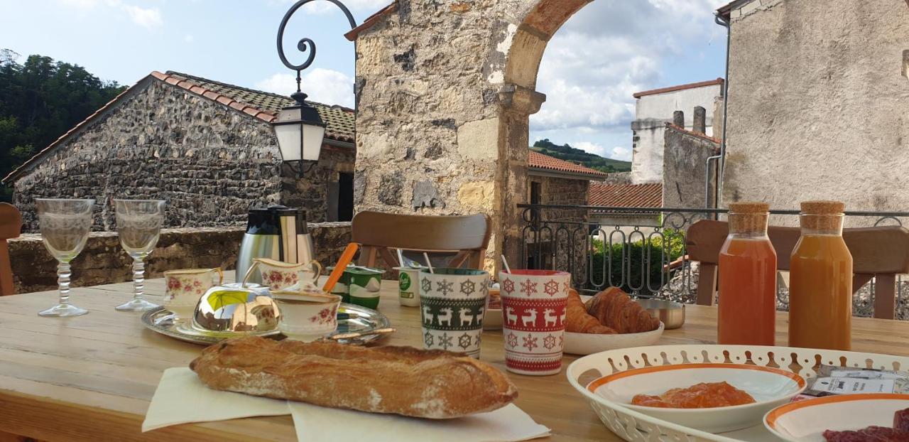 Saint-Saturnin  La Tour Noble B&B 외부 사진
